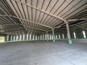 cho thuê xưởng 5.400m2 (29.000m2) cực đẹp phú giáo, tphcm. giá chỉ 600tr