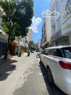 hẻm xe hơi 134 thành thái, phường 12, quận 10, dt: 4,3x17m, giá 18 tỷ