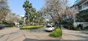 cho thuê biệt thự khu q ciputra - view sân golf, nhà hoàn thiện đẹp, 420m2 bảo vệ 24/24 giá: 5.500$