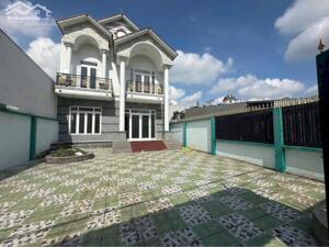 Bán nhà đẹp mặt tiền P. Phú Mỹ bình dương gần chợ 300m2