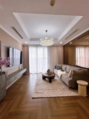 chính chủ bán gấp căn góc 3pn; 120m2; view trọn quảng trường park hill thuộc toà park 7 times city