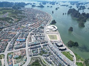 đất biệt thự vip mặt biển hạ long gần cung cá heo.