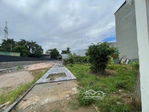 đất đặng vũ hỷ, việt hưng, sát dự án yến vĩ, mặt tiền khủng, phân 3 lô quá đẹp.