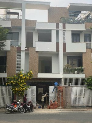 siêu hot bán nhà mt nguyễn văn huyên, trệt 3 lầu, 4x16m, giá 7.8 tỷ