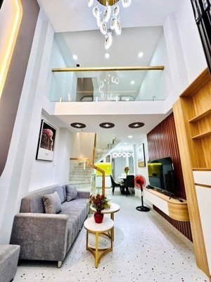 bán nhà 3 tầng mới , đẹp - hoàng văn thụ-phường 2 -tân bình .dt: 27m2 .giá : 4,9 tỷ