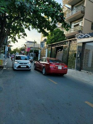 bán khu nhà kinh doanh mặt tiền đường 42 có thu nhập 32 triệu/thăng