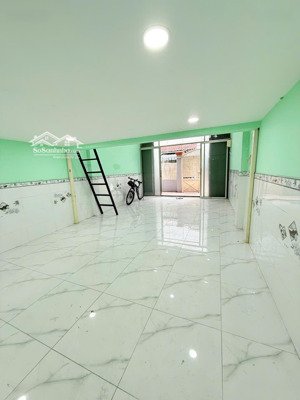 chính chủ cần bán gấp nhà riêng 3 tầng 3 pn, 2wc quận 9 hồ chí minh giá rẻ chỉ 6 tỷ 300