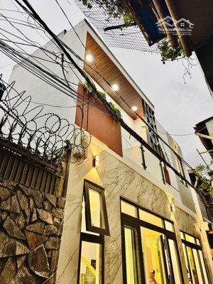 bán căn nhà đẹp nguyễn văn lạc sát mặt tiền đường p.thạnh mỹ tây