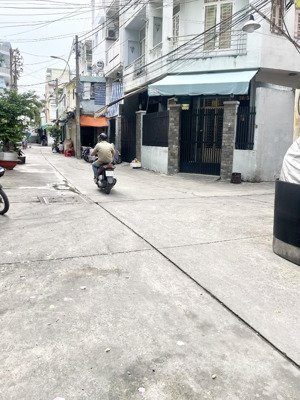 ngay kề nguyễn chí thanh - quận 11 - 4 tầng - 50m2 - chỉ 10,5 tỷ tl