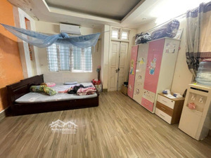 em bán nhà cầu giấy 45m2 8.6 tỷ (thương lượng), ngõ thông, ở có lộc