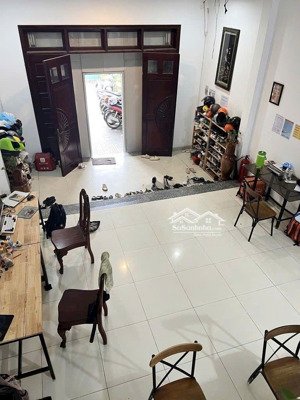 bán nhà mặt tiền quận 9- 3 tầng btct, 5pn, 128m2, có dòng tiền 300tr/n, nhỉnh 8,5 tỷ