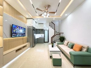 trung tâm ngã tư vọng - 3 bước ra các trường bách kinh xây - 8m ra ô tô