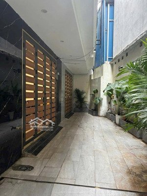 láng hạ x 13.6 tỷ gà đẻ trứng vàng ccmn 10 phòng khép kín -6 tầng thang máy - có pccc