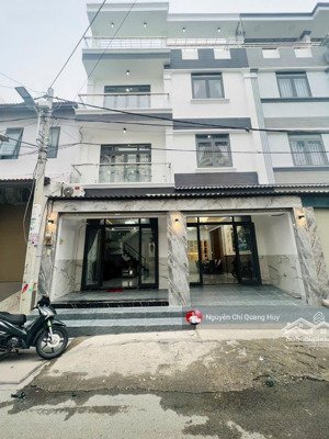 nhà phố hiện đại - khu cao tầng, dân trí cao - đường 8m 2637 huỳnh tấn phát - 8m x 10m giá 8,6 tỷ