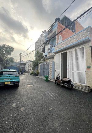 nhà 171/ hà huy giáp 4,5x22 nhà c4 mái đúc, giá 6.8 tỷ