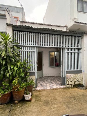 bán nhà riêng tại xã trung chánh, hóc môn, hồ chí minh, 3,7 tỷ, 75m2 - giá tốt!