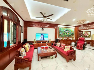 chính chủ bán nhà thang máy, kinh doanh vũ trọng phụng 107m2, 4 tầng, chỉ 41.5 tỷ. lh 