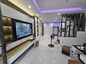 hàng đẹp - giá rẻ - 4 tầng full nội thất - tt đống đa - gần oto - 175tr/m2 - 8.96 tỷ