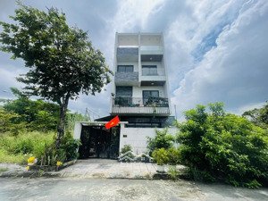 hùng cát lái - bán nhà phố 1 trệt 2 lầu 1 tum, dt 8x20m, 5 pn, 6 wc, đường 12m, giá 10 tỷ