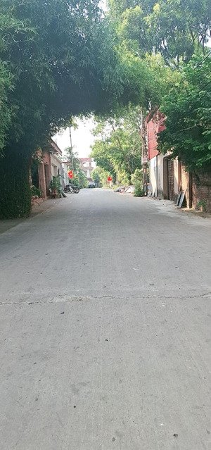 đất măt tiền rộng 9m gần truc liên xã. gần đường tỉnh lộ diên tích 107m2