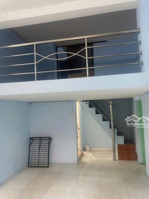 nhà mặt tiền nguyễn văn cừ, kinh doanh tự do, vị trí sầm uất, nhà sơn mới vào nhận ngay