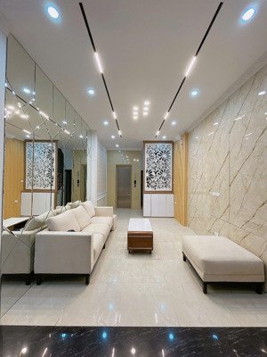 bán nhà 37m2,6 tầng thang máy,full nội thất,xuân phương ,nam từ liêm,ô tô 7 chỗ đỗ cửa