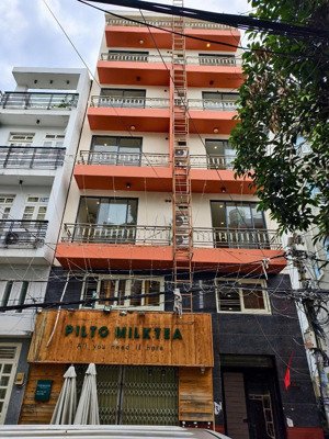 bán tòa nhà căn hộ dịch vụ 6 tầng - hđt 120tr/th cmt8, q. 3 - gía 35 tỷ tl