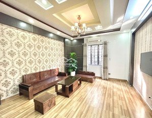cho thuê nhà văn cao ô tô vào tận nhà, dt: 70m2, 3 ngủ khép kín.