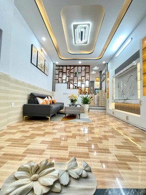 bán nhà riêng 3 tấng hxh đậu cửa, huỳnh tấn phát,t.trấn nhà bè, hcm chỉ nhích 6 tỷ xíu dt đất 68m2