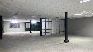 cho thuê nhà tiện làm vp, kho giá rẻ. sd 800m2. giá chỉ 60tr/th. tl. xd 1 trệt 1 lầu. sân để xe tải