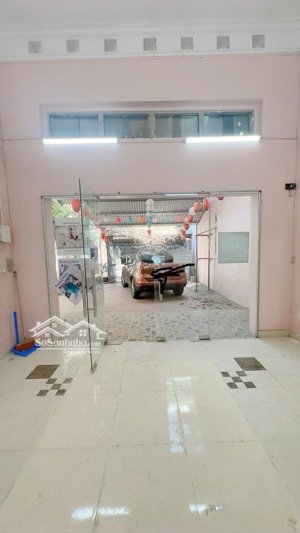 nhà phân lô tại ngọc thuỵ -long
biên gần khu đô thị khai son city hoa lệ.