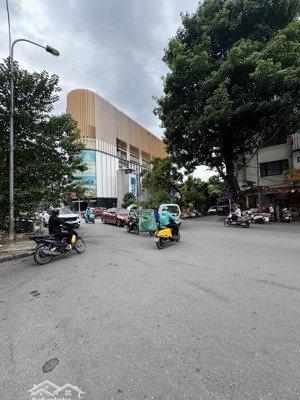 bán nhà đống đa 9,6 tỷ thang máy nhà mới kính kooong. ở ngay.