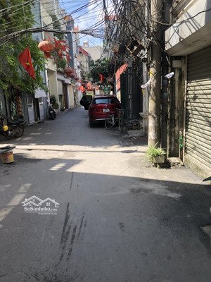 bán nhà 103m2 ngõ thông ô tô qua vào nhà phố ngọc hồi