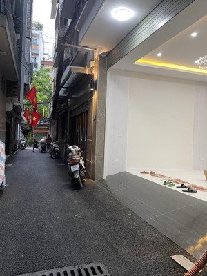 vương thừa vũ - 1 nhà ra phố - ô tô vào nhà - 6 tầng thang máy hơn 16 tỷ