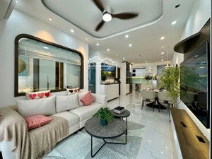 cần bán căn góc sky garden - phú mỹ hưng - q7 nhà đẹp, căn góc, mới 100%.lh: 