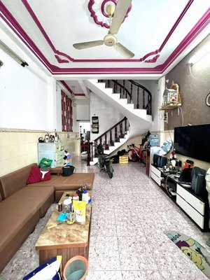 rẻ, ngay gò dầu gần tân hương - nhà 2 tầng đúc thật 48m2 (4x12)- 3 p.ngủ - hẻm xe hơi. chỉ 5 tỷ 900