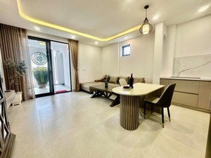 cần bán nhà hẻm hùng vương ngay chợ đêm tháp trầm hương cách biển 100m