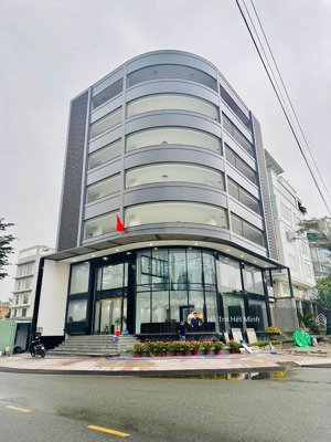 mặt tiền siêu kinh doanh trung tâm tp.hcm đường siêu vip nguyễn văn cừ