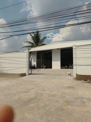 kho bến cát gần kcn rạch bắp 1800m2. xd 500m2 có gác đường xe container
