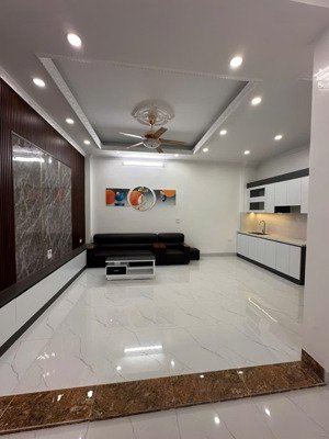 bán nhà đẹp liên ninh 5 tầng mới ở ngay - cách trục ô tô 7 chỗ chạy thông chỉ 15 mét cực hiếm