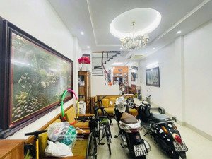 bán nhà đẹp mễ trì thượng ở ngay full nội thất cao cấp - ô tô sát nhà 10m