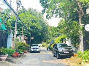 bán gấp nhà mặt tiền đường số võ văn ngân, ngay chợ thủ đức 320m2 ngang 16m hệ số 4