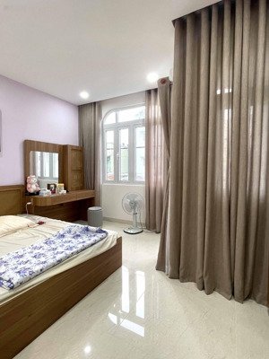 bán nhà 4 tầng hẻm xe hơi 51m2, 4.5x11.3m đẹp lung linh chỉ 6,8 tỷ linh đông thủ đức