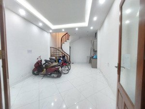 chung cư mi ni gần trường đh công nghiệp- sát ql 32- gần ngay đường 3.5