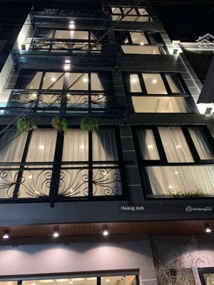 xe hơi vào tận nhà - thiết kế sang trọng - nhà mới dọn vào ở ngay