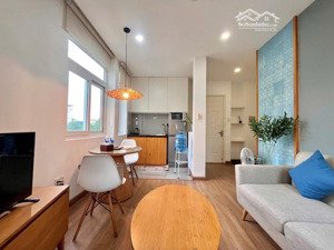 cho thuê căn hộ cao cấp 1pn ban công đầy đủ nội thất gần trung tâm quận 1