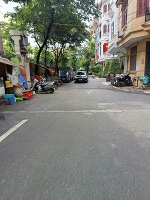 bán nhà 54,6m2 tại phạm tuấn tài, cầu giấy, 22,5 tỷ, phân lô ô tô tránh đỗ ngày đêm.