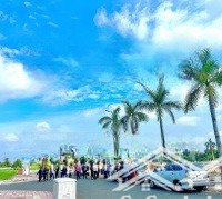 chủ ở sài gòn, cần tiền bán gấp nền biệt thự 200m2 gần mặt đường đt 818 rộng 32m, giá cắt lỗ.