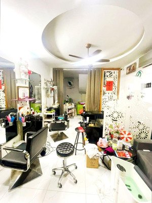 mặt phố đê la thành, ba đình - thang máy - vỉa hè rộng - kinh doanh đỉnh - quy hoạch ổn định