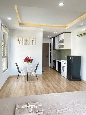 cho thuê ch studio 1wc 36m2 giá ưu đãi tại saigon royal q. 4 chỉ 11tr nhà đẹp ở liền. lh 